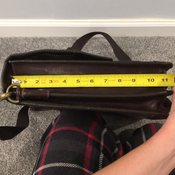 Wilson’s Leather Dark Rugged Expandable Briefcase - Picture 15 of 16